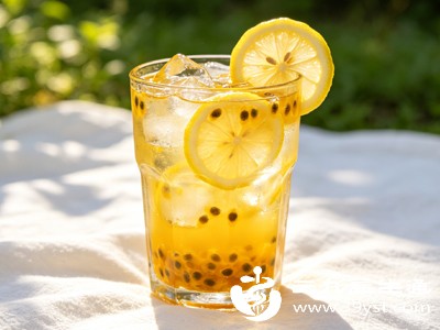百香果柠檬蜂蜜茶坚持长期饮用,能慢慢改善肤质,比很多外用护肤品更温和、更有效 百香果柠檬蜂蜜茶坚持长期饮用,能慢慢改善肤质,比很多外用护肤品更温和、更有效