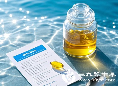 大多数深海鱼油是胶囊形式,服用时用温水送服即可,不要用过热的水,避免破坏其中的营养成分 大多数深海鱼油是胶囊形式,服用时用温水送服即可,不要用过热的水,避免破坏其中的营养成分
