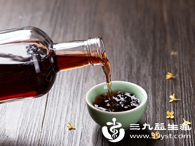 酒精在体内代谢会产生乙醛等有害物质,这些物质堆积会刺激神经系统 酒精在体内代谢会产生乙醛等有害物质,这些物质堆积会刺激神经系统