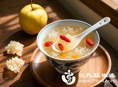 烹饪银耳时应尽量少糖或无糖,避免加入过多的糖分 烹饪银耳时应尽量少糖或无糖,避免加入过多的糖分