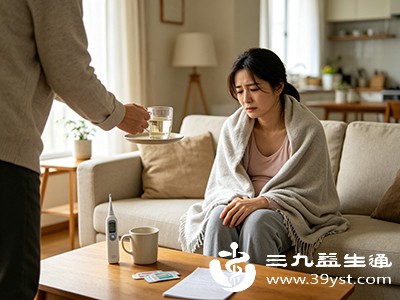如果水泡伴随剧烈疼痛、发热、淋巴结肿大、舌头麻木或其他全身不适症状