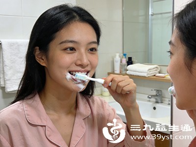 晨起刷牙恶心想吐不是“矫情” 可能是这几个地方在“报警”