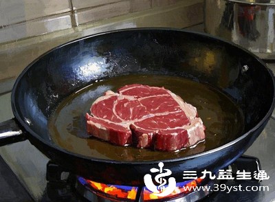 牛肉虽然低脂高蛋白,但毕竟是有热量的,一旦过量食用,热量就会超标,多余的热量会转化为脂肪堆积在体内,从而导致长胖 牛肉虽然低脂高蛋白,但毕竟是有热量的,一旦过量食用,热量就会超标,多余的热量会转化为脂肪堆积在体内,从而导致长胖
