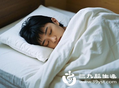 每天保证7-8小时充足睡眠,才能维持内分泌稳定,减少出油 每天保证7-8小时充足睡眠,才能维持内分泌稳定,减少出油
