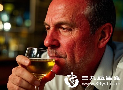 醉酒后头痛恶心 这些误区千万别踩 正确解酒方法看完少遭罪