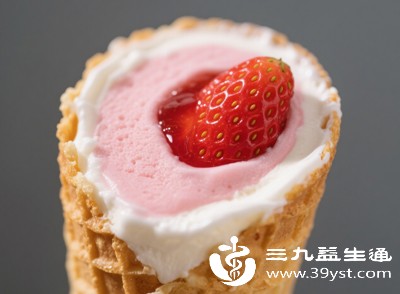 孕晚期孕妈体内激素变化,肠胃功能本身就比较弱,雪糕温度低,会刺激肠胃血管收缩,影响肠胃蠕动,容易出现腹痛、腹泻、腹胀等不适 孕晚期孕妈体内激素变化,肠胃功能本身就比较弱,雪糕温度低,会刺激肠胃血管收缩,影响肠胃蠕动,容易出现腹痛、腹泻、腹胀等不适