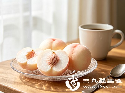 白桃：糖度较高，口感更甜，适合直接生吃