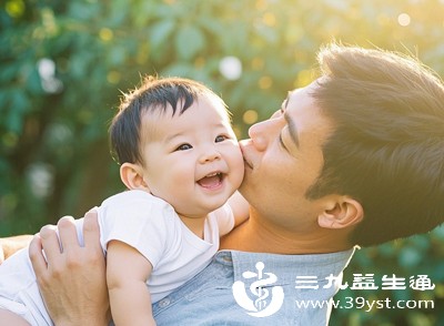 别错过黄金期 4个月宝宝早教干货 无复杂道具日常就能练