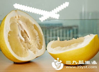 富含维生素C的橙子、柚子、猕猴桃、草莓、西兰花、菠菜等,能抗氧化、增强免疫力 富含维生素C的橙子、柚子、猕猴桃、草莓、西兰花、菠菜等,能抗氧化、增强免疫力