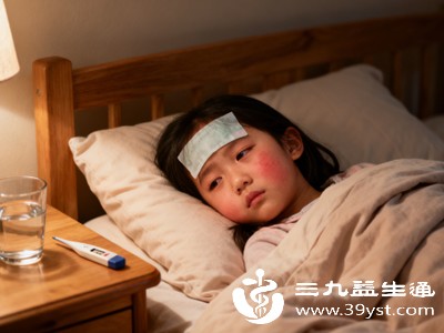 小孩发烧时,要密切监测体温变化,物理降温时动作要轻柔,避免受凉 小孩发烧时,要密切监测体温变化,物理降温时动作要轻柔,避免受凉