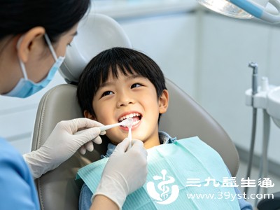儿童牙齿涂氟并非越勤越好 暗藏的潜在危害 家长一定要清楚