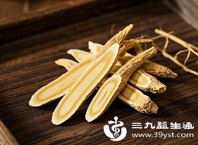 取适量黄芪（一般日常保健用量不宜过多）