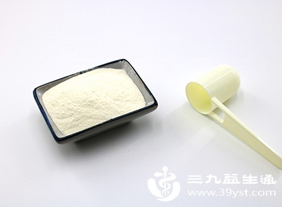 如果父母或兄弟姐妹中有牛奶蛋白过敏患者,宝宝发生过敏的风险较高 如果父母或兄弟姐妹中有牛奶蛋白过敏患者,宝宝发生过敏的风险较高