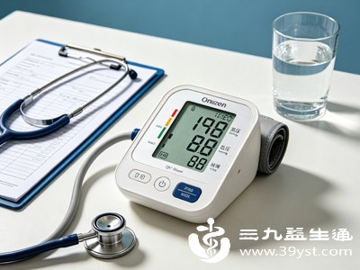 傍晚时段人体代谢活跃,白天工作劳累、精神紧张、久坐疲劳累积,加上晚餐进食、情绪波动,会让血压再次出现小幅飙升,形成第二个血压高峰 傍晚时段人体代谢活跃,白天工作劳累、精神紧张、久坐疲劳累积,加上晚餐进食、情绪波动,会让血压再次出现小幅飙升,形成第二个血压高峰