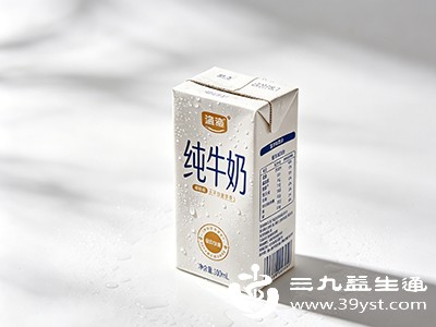 纯牛奶富含多种营养成分,对身体健康有益 纯牛奶富含多种营养成分,对身体健康有益