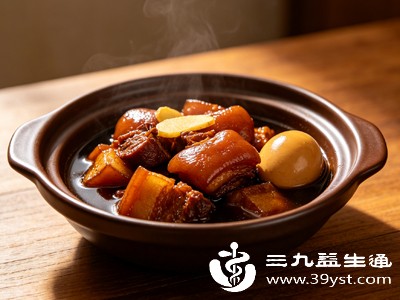 容易上火、口干咽燥、长痘、便秘的人,属于体质偏热,而猪脚姜醋偏温,这类人要少吃或不吃,避免加重身体燥热不适 容易上火、口干咽燥、长痘、便秘的人,属于体质偏热,而猪脚姜醋偏温,这类人要少吃或不吃,避免加重身体燥热不适