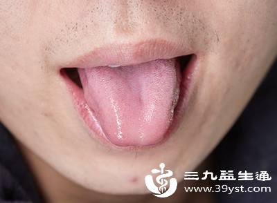 如果舌头疼痛、肿胀症状较为明显，可以用冰毛巾或冰袋对口腔外部进行冷敷