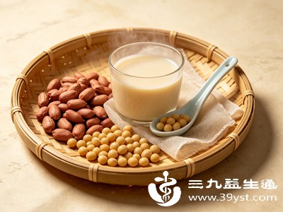 搭配的关键的是控制好花生和黄豆的比例,比例不当会导致豆浆过于油腻或口感寡淡 搭配的关键的是控制好花生和黄豆的比例,比例不当会导致豆浆过于油腻或口感寡淡