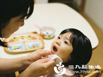 一旦脾胃虚弱、运化无力，水湿代谢失常，无法正常运化体内水液，就会导致口水清稀、分泌增多，且难以自主吞咽，出现频繁流清口水的症状