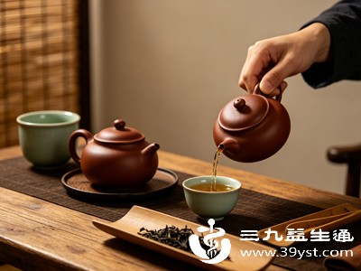 把控饮茶时间，尽量在上午、中午饮茶，下午三点后停饮，给身体充足的代谢时间