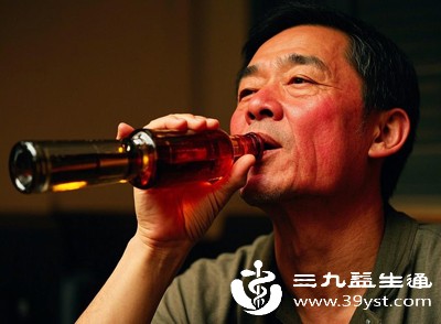喝酒全身红别当“酒量好” 这些隐藏危险一定要警惕