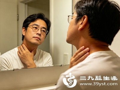 坐姿或站姿,保持身体放松,慢慢将头部转向左侧,转到最大幅度时停留2秒,感受颈部是否有剧烈疼痛、僵硬,或转头时是否有卡顿感 坐姿或站姿,保持身体放松,慢慢将头部转向左侧,转到最大幅度时停留2秒,感受颈部是否有剧烈疼痛、僵硬,或转头时是否有卡顿感