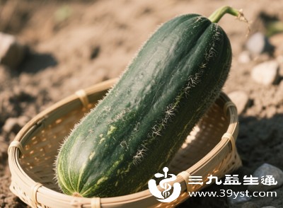 饮食上,多吃冬瓜、薏米、绿豆、芹菜、苦瓜等清热祛湿的食物 饮食上,多吃冬瓜、薏米、绿豆、芹菜、苦瓜等清热祛湿的食物