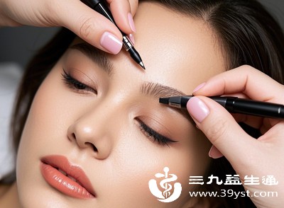 眉色完全定型,所有瑕疵、缺色问题全部显现,此时是精准补色、微调眉形的最佳阶段 眉色完全定型,所有瑕疵、缺色问题全部显现,此时是精准补色、微调眉形的最佳阶段