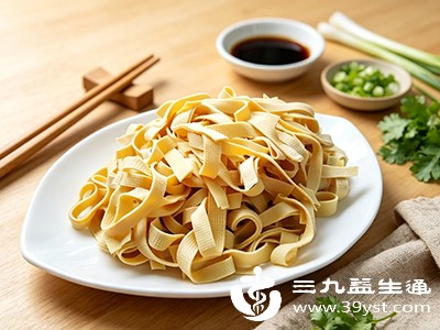 千张还含有丰富的B族维生素、钙、铁、磷等维生素和矿物质 千张还含有丰富的B族维生素、钙、铁、磷等维生素和矿物质
