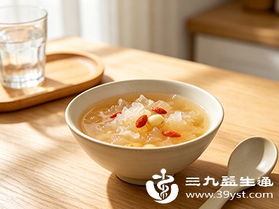 根据自己的体质选择适合的食材,润肺食物适量即可,不必人人猛补 根据自己的体质选择适合的食材,润肺食物适量即可,不必人人猛补