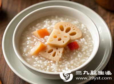 清煮莲藕,直接将莲藕去皮切块,加水煮熟,撒少量盐调味,口感脆嫩,最大程度保留营养和低热量 清煮莲藕,直接将莲藕去皮切块,加水煮熟,撒少量盐调味,口感脆嫩,最大程度保留营养和低热量