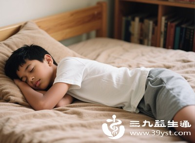 青少年时期由于大脑神经发育尚未完全成熟，情绪波动较大，多梦现象较为常见