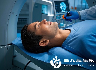 术后复查时，CT能排查肺部整体恢复情况，气管镜则可以直接观察气道内的愈合情况，避免遗漏潜在问题