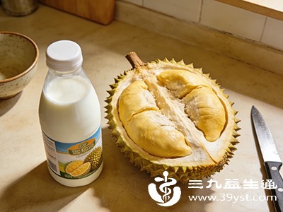 榴莲和牛奶都含蛋白质，榴莲脂肪含量也不低，确实会增加肾脏代谢压力