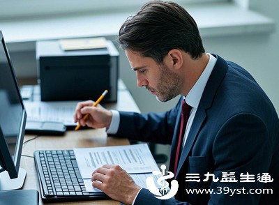 很多上班族、司机、售货员,每天长时间久坐或久站,脚部长期处于固定姿势,神经和血管长期受压,不是短暂缺血,而是逐渐出现慢性麻木,可能伴随脚底酸胀、无力,甚至影响走路 很多上班族、司机、售货员,每天长时间久坐或久站,脚部长期处于固定姿势,神经和血管长期受压,不是短暂缺血,而是逐渐出现慢性麻木,可能伴随脚底酸胀、无力,甚至影响走路