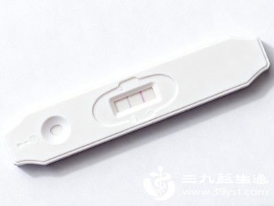 当排卵发生后，体内的促黄体生成素会快速下降，试纸就会从强阳转为弱阳性（检测线颜色变浅），甚至阴性