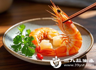 成年人每天食用50-100克虾、饮用300毫升左右牛奶,既能保证营养,又不会增加肠胃负担 成年人每天食用50-100克虾、饮用300毫升左右牛奶,既能保证营养,又不会增加肠胃负担