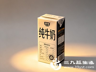 蛋白质重要但过量伤肾，忽视钙、锌等其他营养素也影响身高