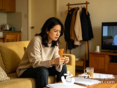 长期焦虑、紧张、压力大,或频繁愤怒、抑郁,易致肝气郁结化火引发心火旺 长期焦虑、紧张、压力大,或频繁愤怒、抑郁,易致肝气郁结化火引发心火旺