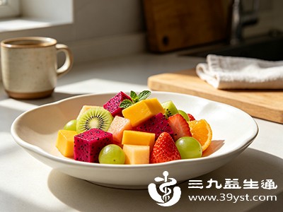每次吃水果不超过一个拳头大小,避免一次摄入过多 每次吃水果不超过一个拳头大小,避免一次摄入过多