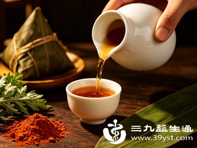 雄黄需密封储存在阴凉干燥处,远离火源和高温环境,同时要放在儿童和宠物接触不到的地方,防止误拿、误食 雄黄需密封储存在阴凉干燥处,远离火源和高温环境,同时要放在儿童和宠物接触不到的地方,防止误拿、误食
