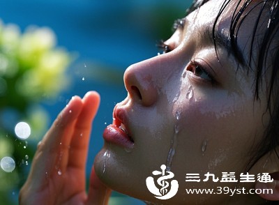 很多人不知道,眼泪不仅是情绪的“晴雨表”,还是身体的“排毒剂” 很多人不知道,眼泪不仅是情绪的“晴雨表”,还是身体的“排毒剂”
