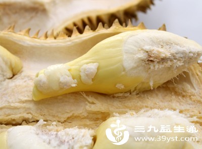 对于产后体虚、术后恢复期、日常气血亏虚的女性，少量食用榴莲可快速补充营养，改善身体虚弱状态，增强身体抵抗力