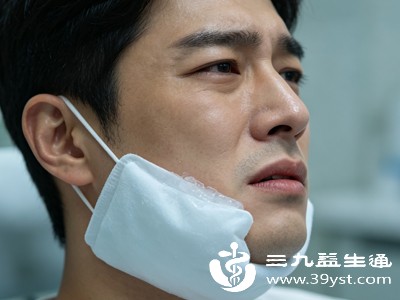 冰敷期间注意观察口腔内伤口情况,若发现伤口出血增多、血凝块脱落,或面部肿胀异常加剧、疼痛难忍,应立即停止冰敷,并及时联系医生复诊,排除感染或其他并发症 冰敷期间注意观察口腔内伤口情况,若发现伤口出血增多、血凝块脱落,或面部肿胀异常加剧、疼痛难忍,应立即停止冰敷,并及时联系医生复诊,排除感染或其他并发症