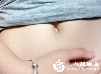 很多人常年露腰、穿露脐装、久坐凉地、贪吃冰饮、生冷瓜果,寒气会持续侵入小腹经络,导致气血淤堵、经络不通,不通则痛 很多人常年露腰、穿露脐装、久坐凉地、贪吃冰饮、生冷瓜果,寒气会持续侵入小腹经络,导致气血淤堵、经络不通,不通则痛