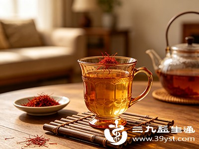 红花搭配充足饮水,可在一定程度上维持身体正常的代谢节奏 红花搭配充足饮水,可在一定程度上维持身体正常的代谢节奏