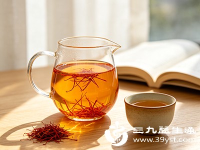 红花泡水并非越多越好,一般每次用量需控制在合理范围内(通常为3-5克) 红花泡水并非越多越好,一般每次用量需控制在合理范围内(通常为3-5克)