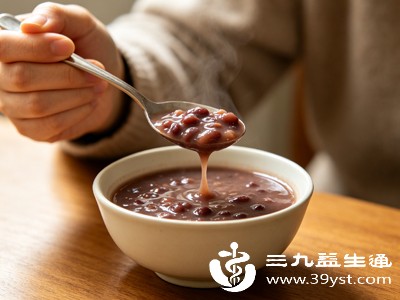 常喝红豆汤有什么好处 利水消肿还补血 这些注意事项要记牢
