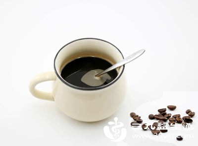 也不建议过量饮用浓茶、咖啡 也不建议过量饮用浓茶、咖啡