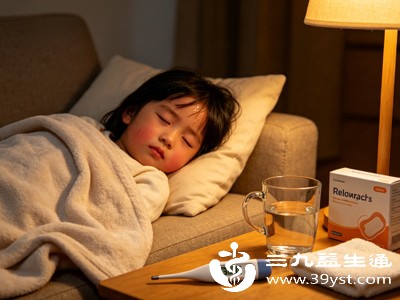 年龄小于3个月的婴儿，由于免疫系统尚未发育成熟，39.5度高热可能迅速引发严重并发症